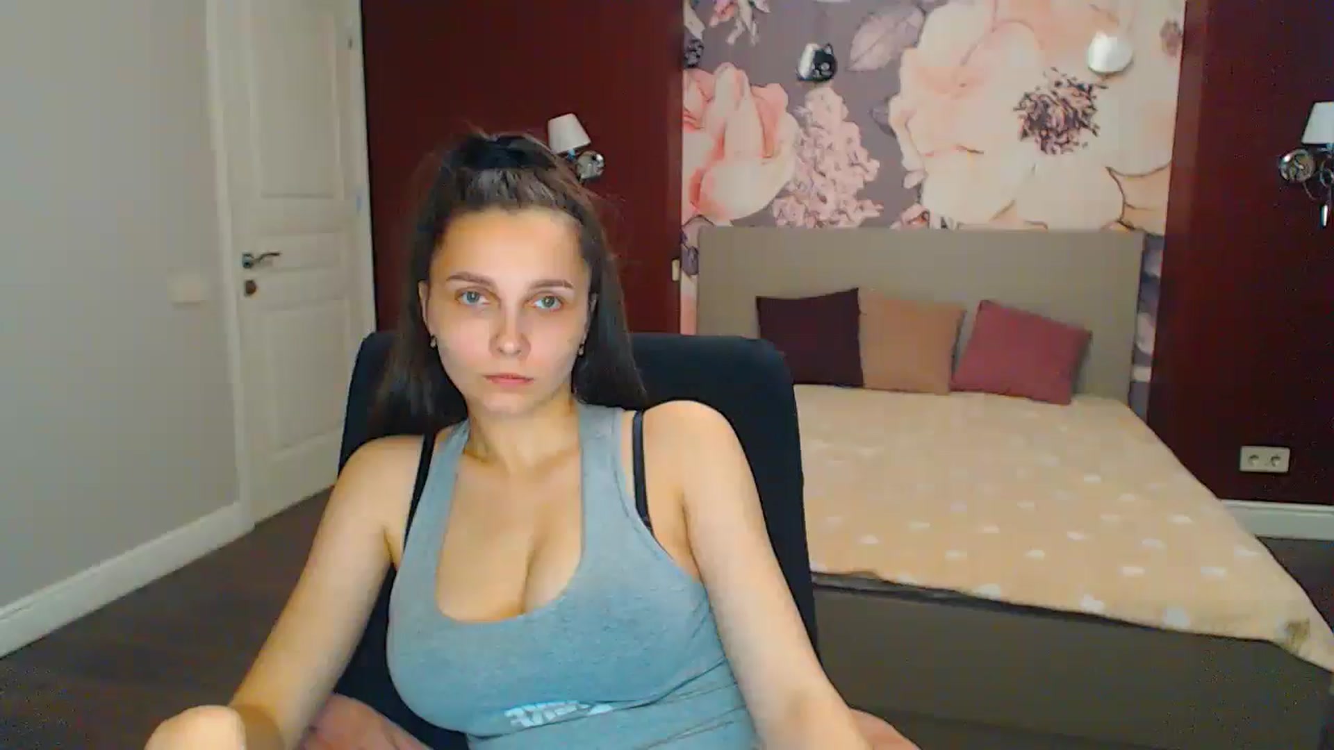 Gallery image thumbnail from Karina_Mils's myfreecams stream on, 06/14/2024, 13:37 image 14 of 20