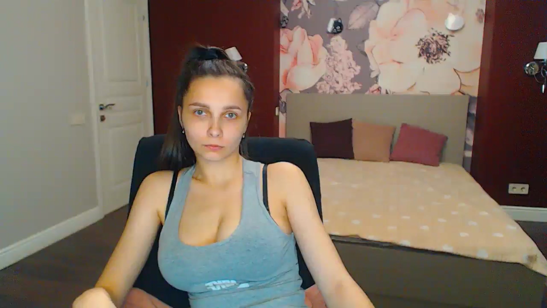 Gallery image thumbnail from Karina_Mils's myfreecams stream on, 06/14/2024, 13:37 image 3 of 20