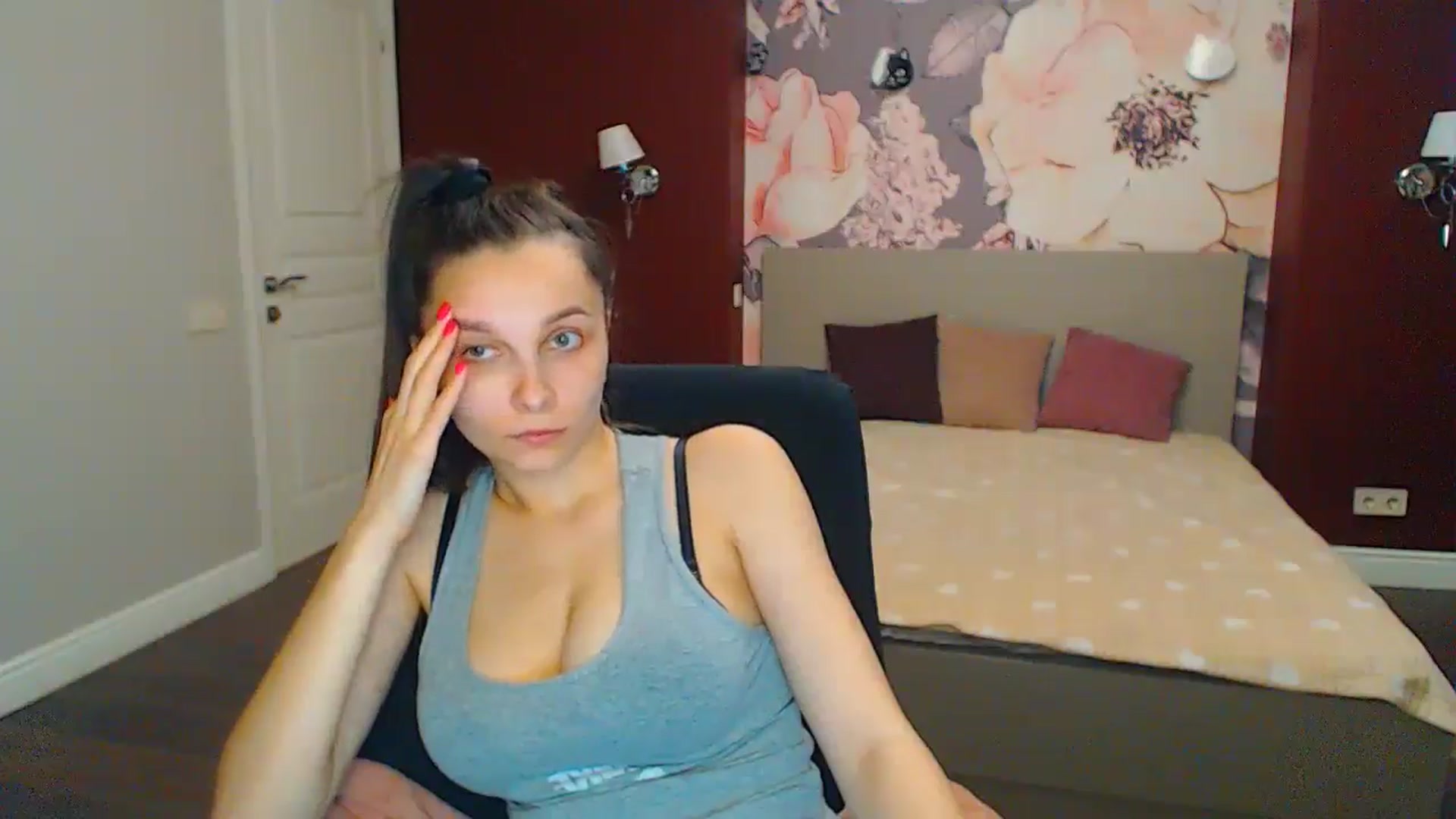 Gallery image thumbnail from Karina_Mils's myfreecams stream on, 06/14/2024, 13:37 image 9 of 20