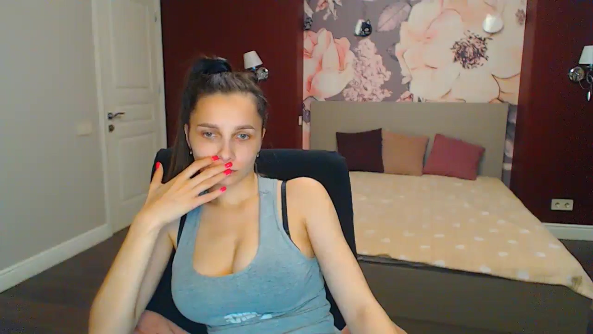 Gallery image thumbnail from Karina_Mils's myfreecams stream on, 06/14/2024, 13:37 image 7 of 20