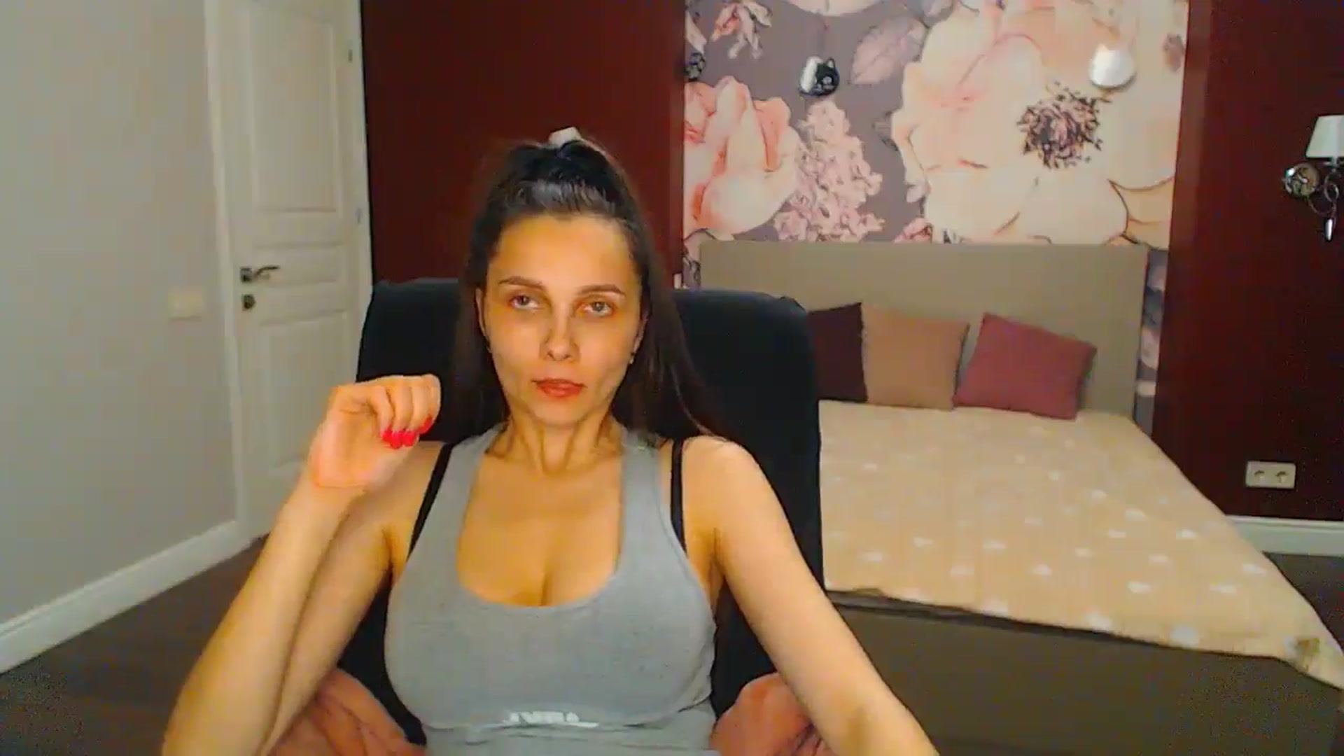 Gallery image thumbnail from Karina_Mils's myfreecams stream on, 06/14/2024, 16:25 image 8 of 20