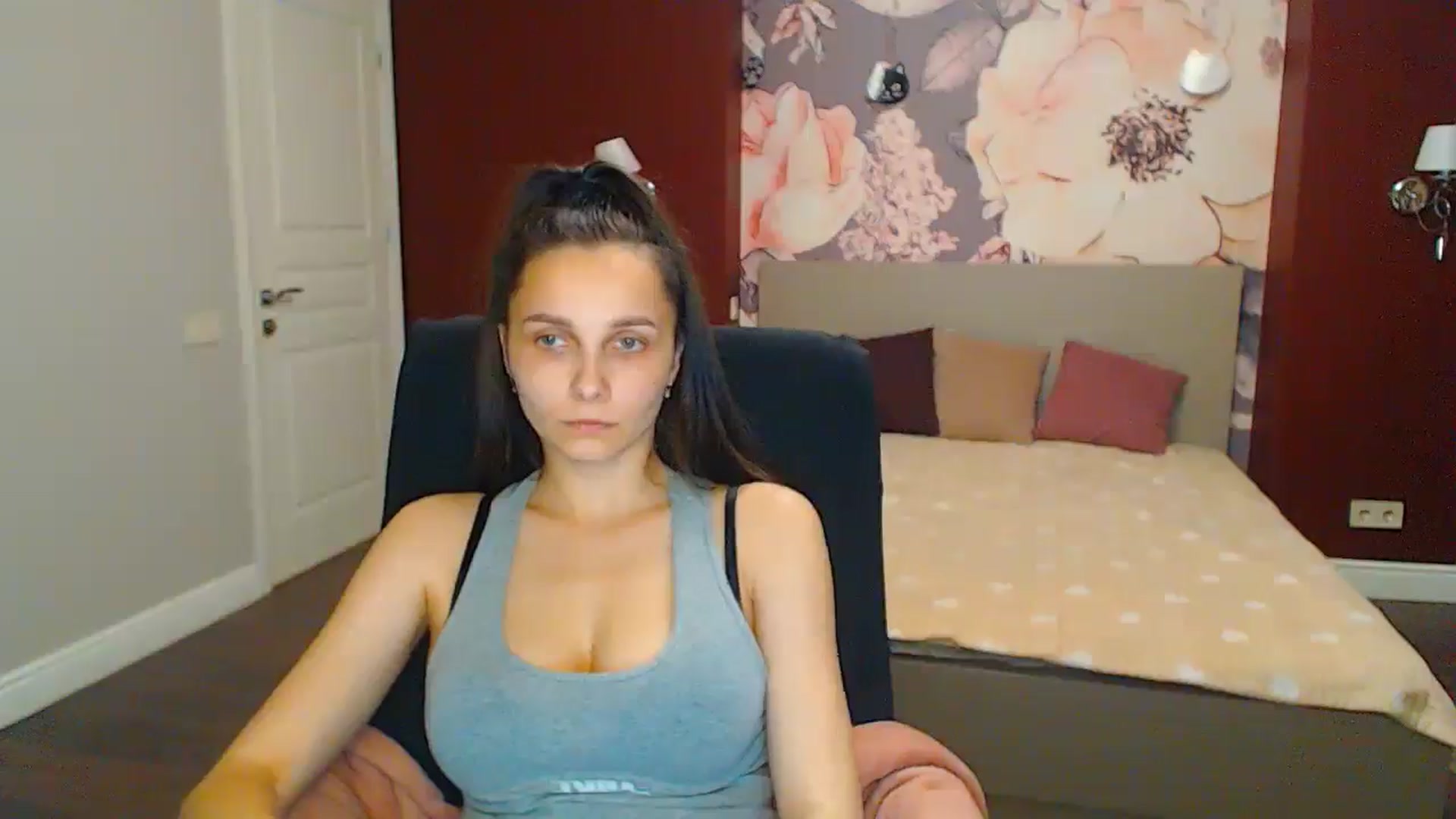 Gallery image thumbnail from Karina_Mils's myfreecams stream on, 06/14/2024, 16:25 image 11 of 20
