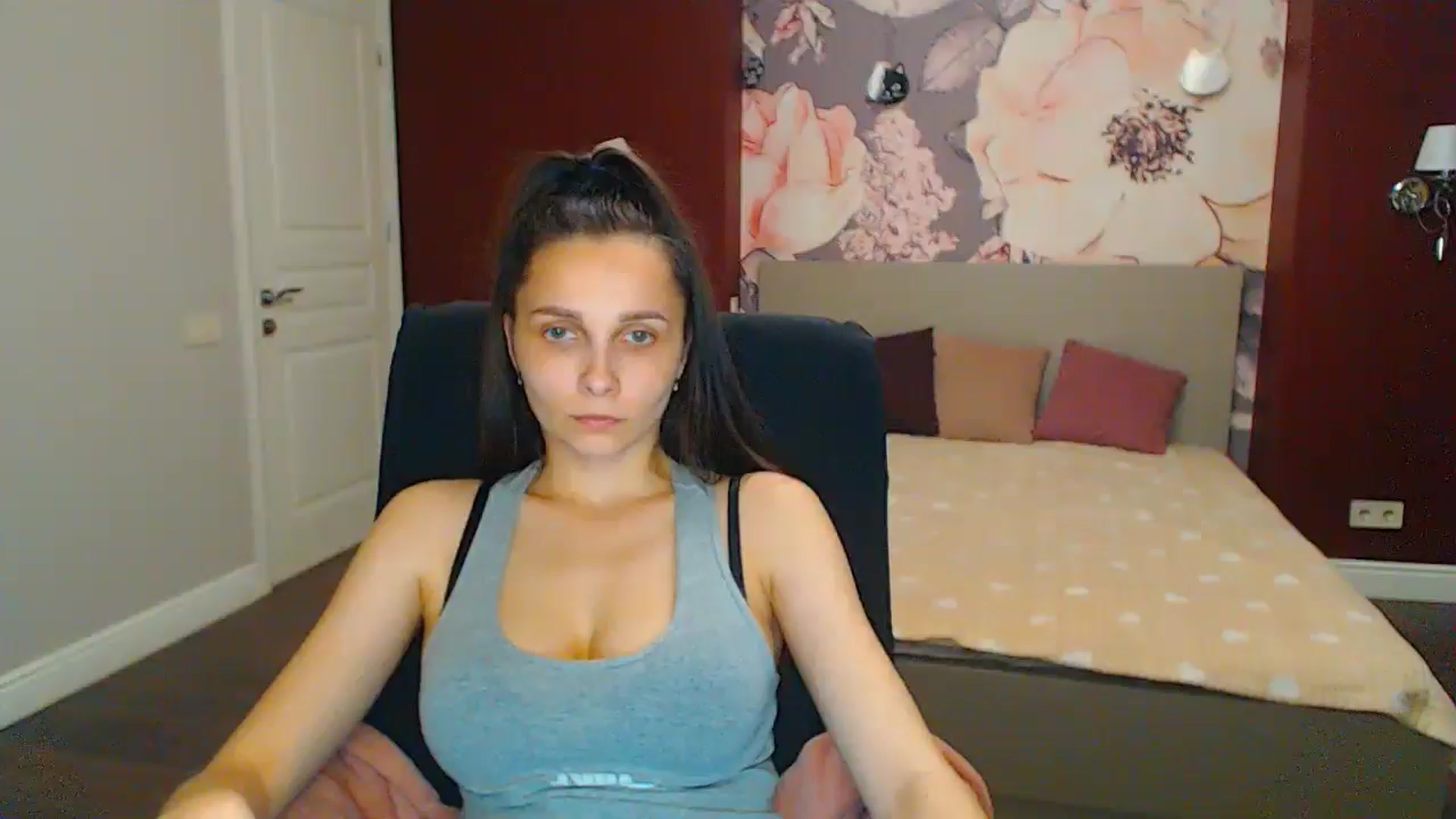 Gallery image thumbnail from Karina_Mils's myfreecams stream on, 06/14/2024, 16:25 image 9 of 20