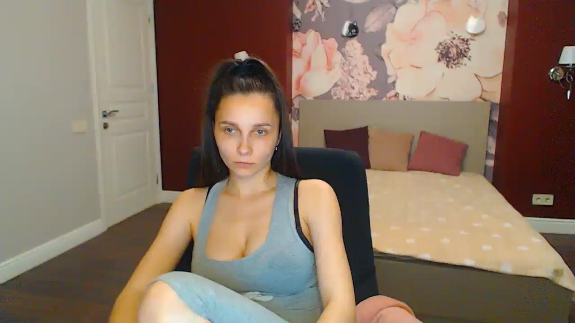 Gallery image thumbnail from Karina_Mils's myfreecams stream on, 06/14/2024, 16:25 image 19 of 20