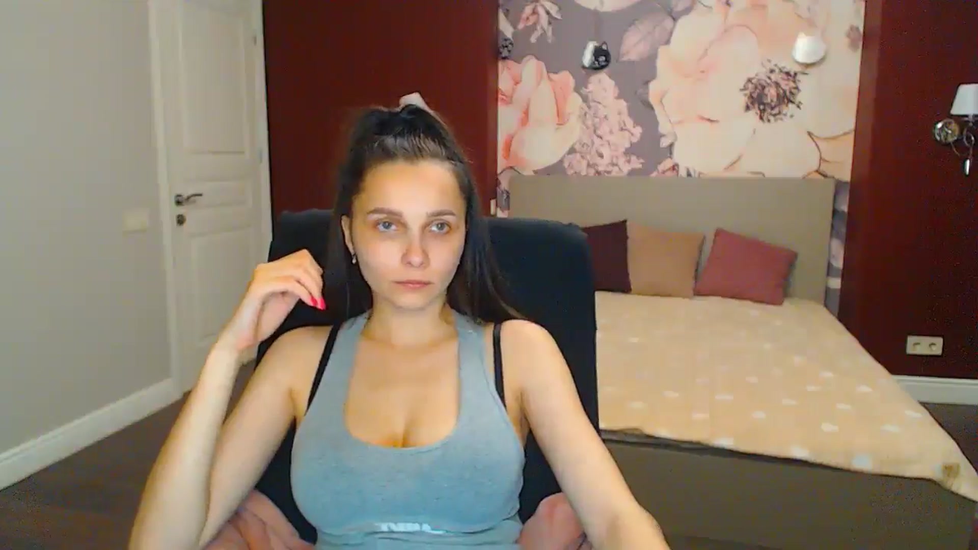 Gallery image thumbnail from Karina_Mils's myfreecams stream on, 06/14/2024, 16:25 image 10 of 20