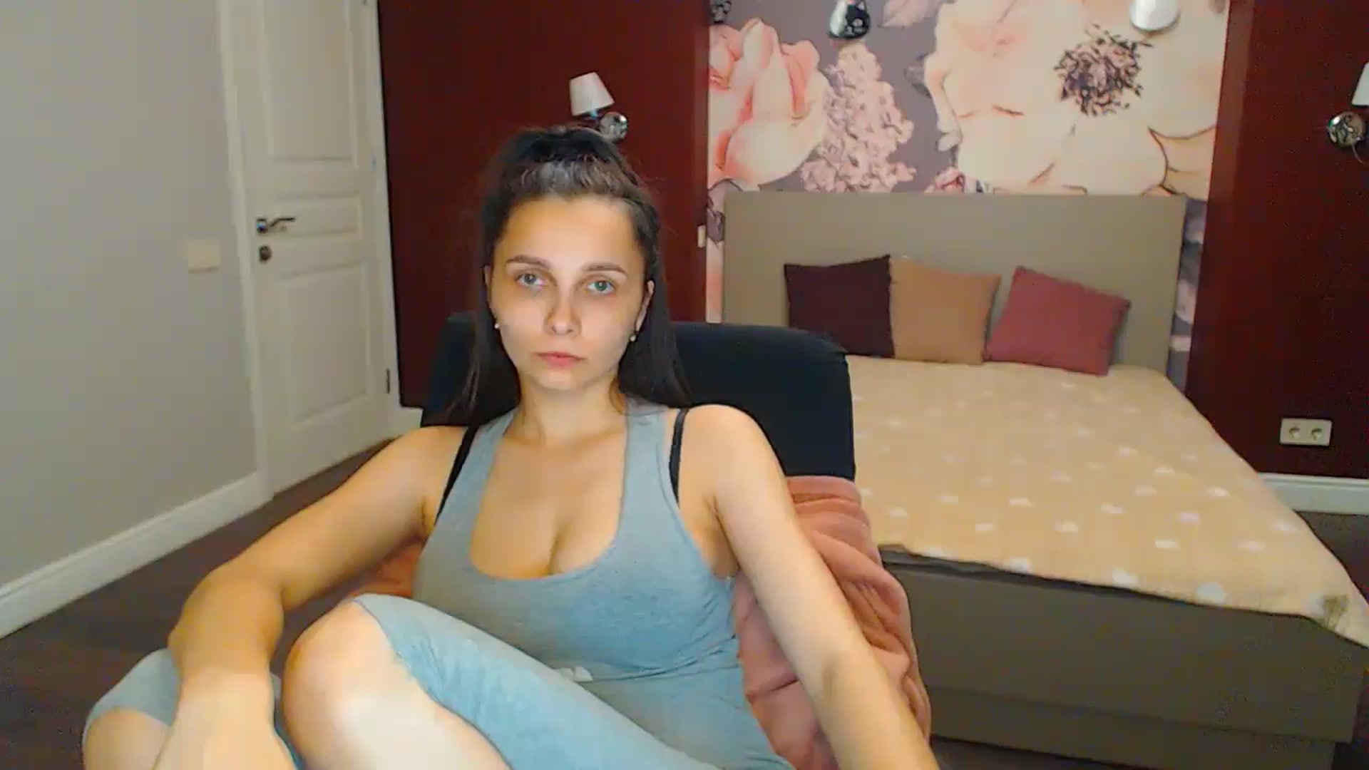 Gallery image thumbnail from Karina_Mils's myfreecams stream on, 06/14/2024, 17:54 image 8 of 20