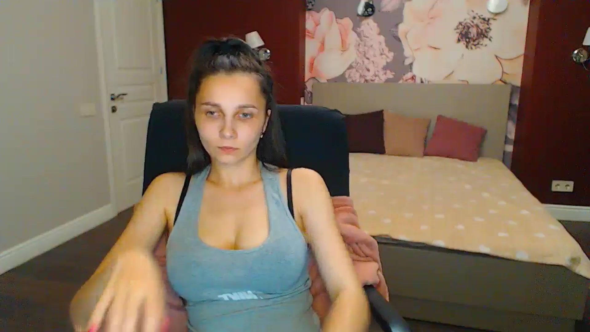 Gallery image thumbnail from Karina_Mils's myfreecams stream on, 06/14/2024, 17:54 image 16 of 20