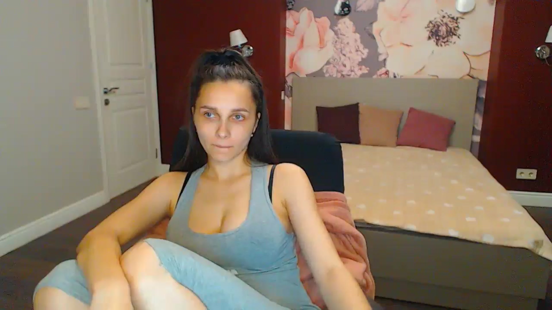 Gallery image thumbnail from Karina_Mils's myfreecams stream on, 06/14/2024, 17:54 image 5 of 20