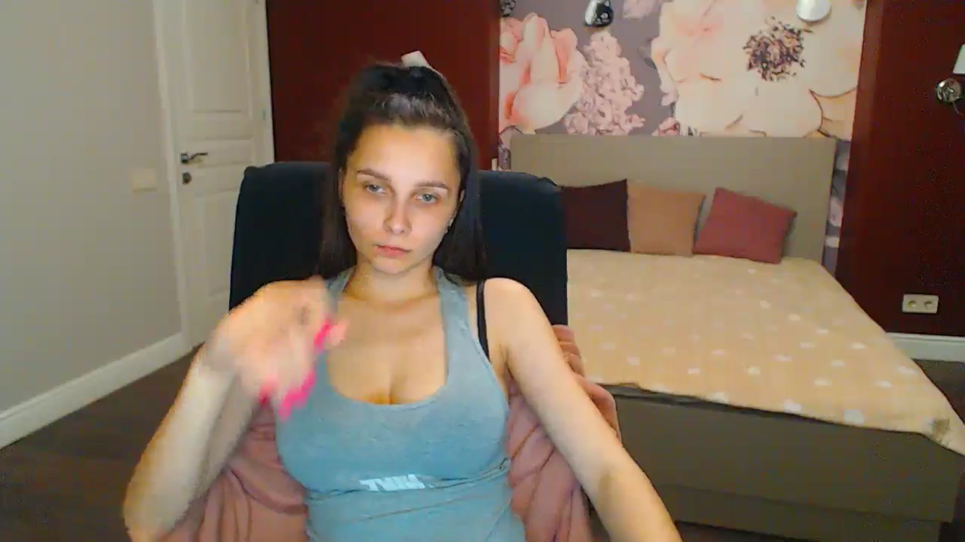 Gallery image thumbnail from Karina_Mils's myfreecams stream on, 06/14/2024, 17:54 image 19 of 20