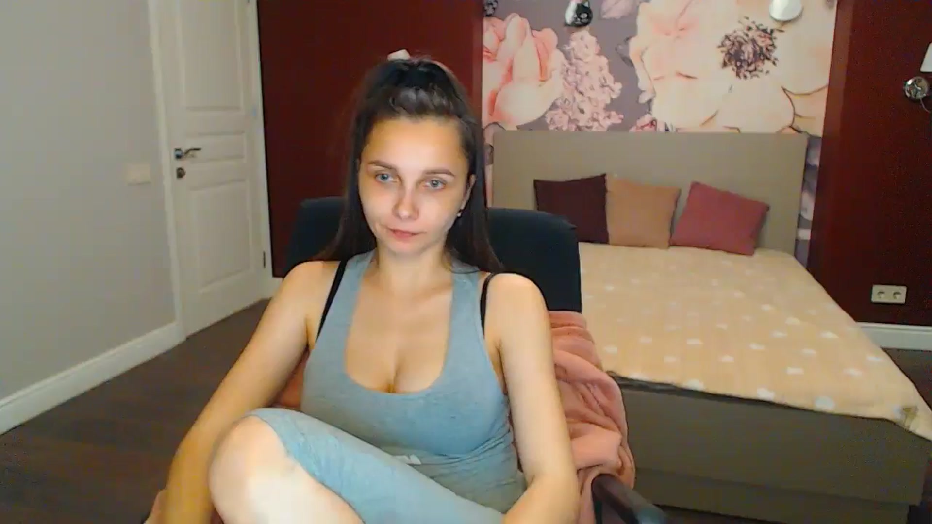 Gallery image thumbnail from Karina_Mils's myfreecams stream on, 06/14/2024, 17:54 image 3 of 20