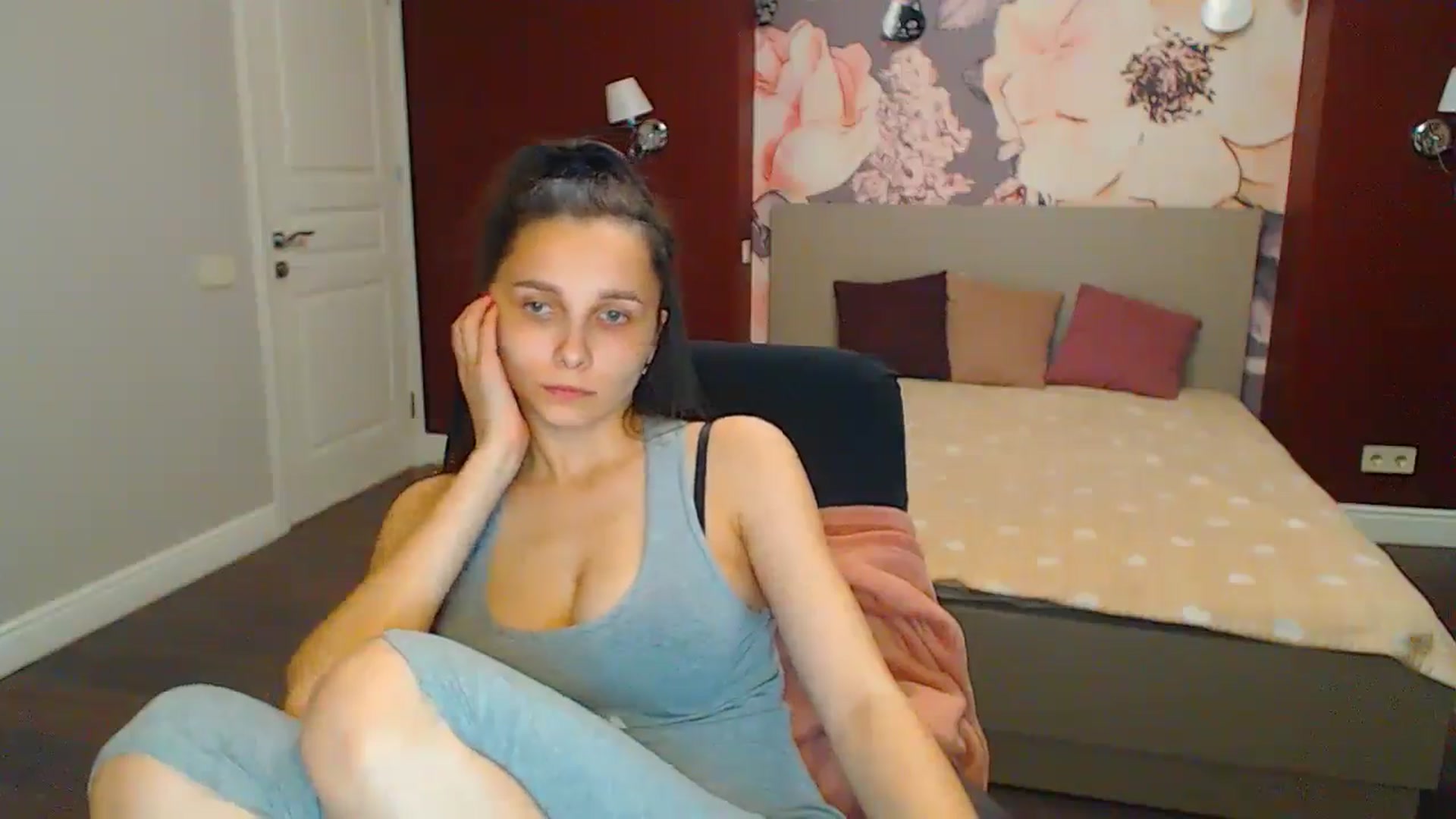 Gallery image thumbnail from Karina_Mils's myfreecams stream on, 06/14/2024, 17:54 image 6 of 20