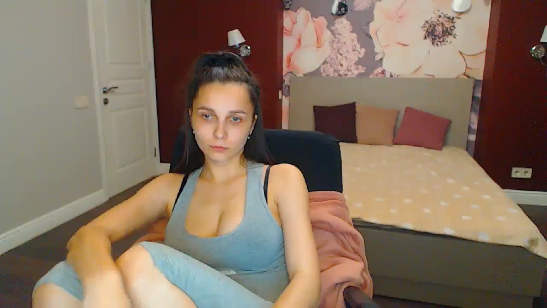 Gallery image thumbnail from Karina_Mils's myfreecams stream on, 06/14/2024, 17:54 image 10 of 20