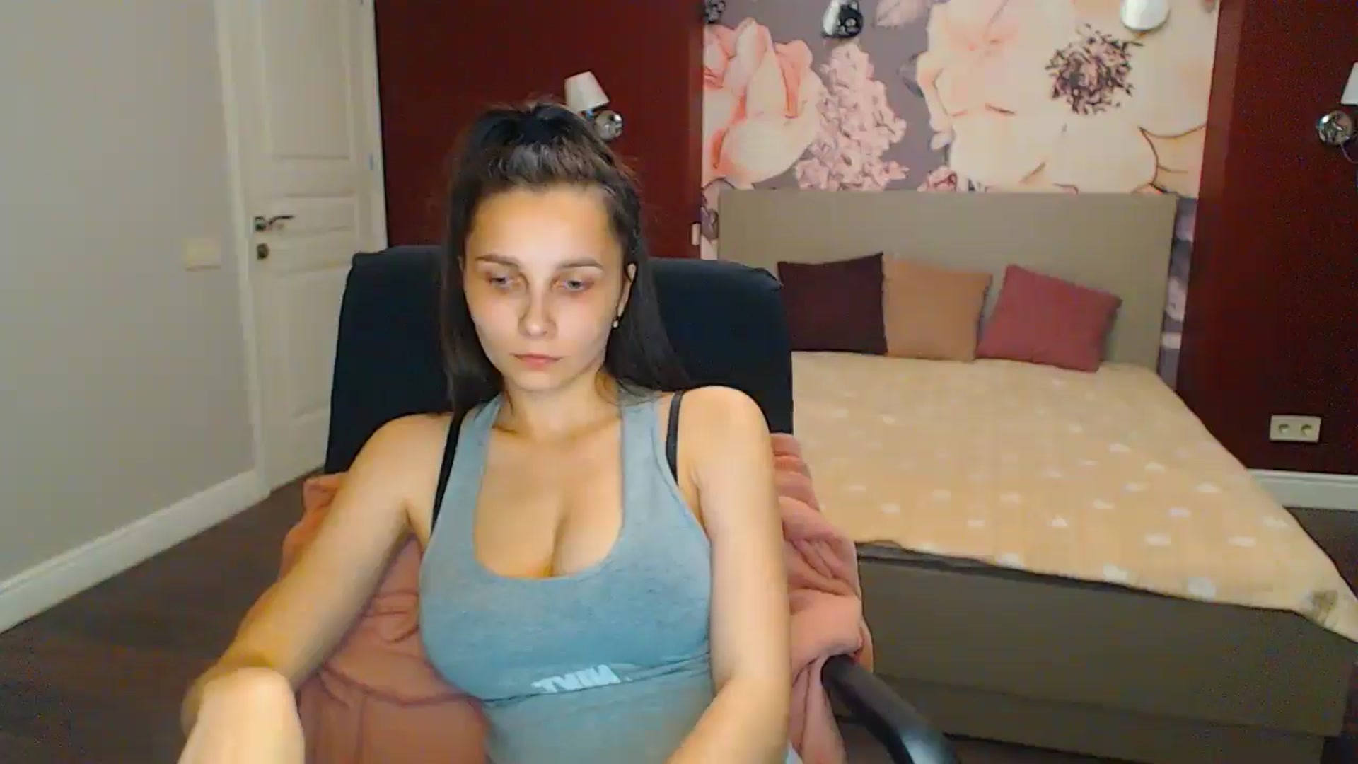 Gallery image thumbnail from Karina_Mils's myfreecams stream on, 06/14/2024, 17:54 image 13 of 20