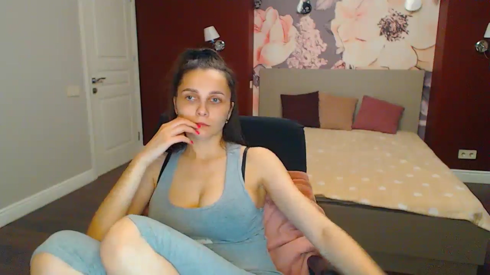 Gallery image thumbnail from Karina_Mils's myfreecams stream on, 06/14/2024, 17:54 image 9 of 20