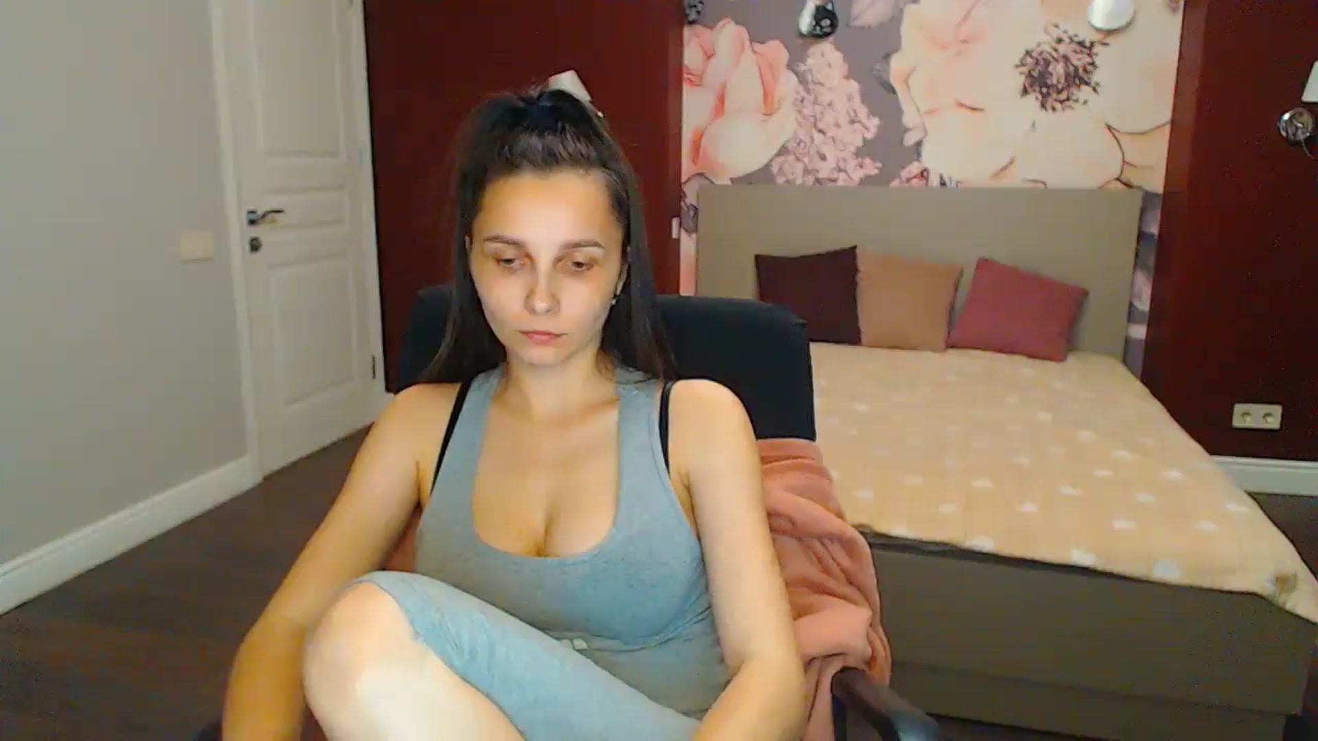 Gallery image thumbnail from Karina_Mils's myfreecams stream on, 06/14/2024, 17:54 image 2 of 20
