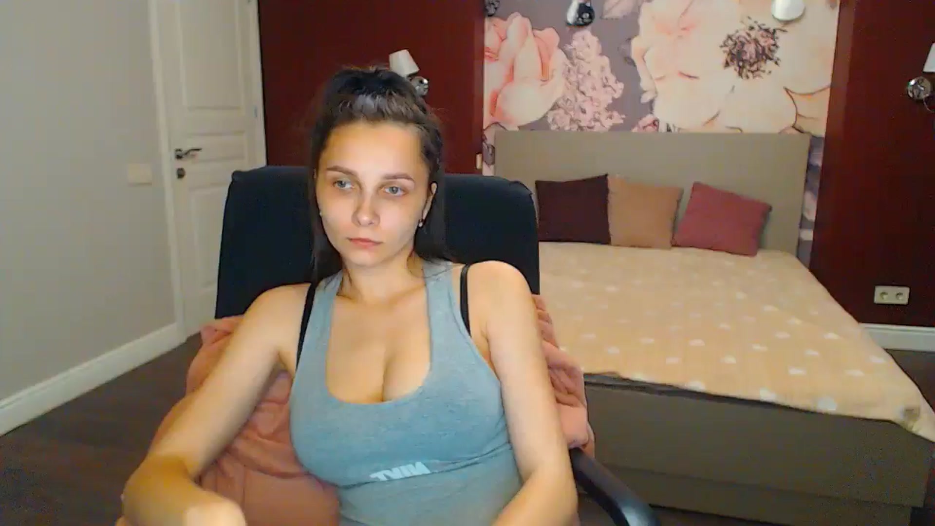 Gallery image thumbnail from Karina_Mils's myfreecams stream on, 06/14/2024, 17:54 image 12 of 20