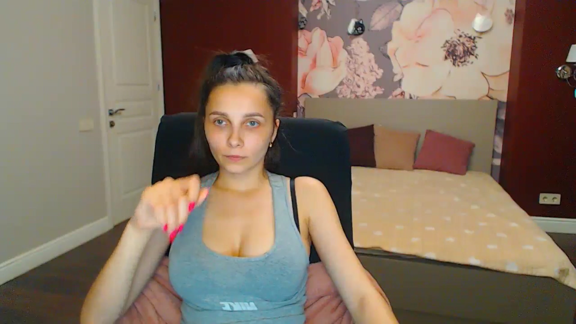 Gallery image thumbnail from Karina_Mils's myfreecams stream on, 06/14/2024, 18:51 image 3 of 20