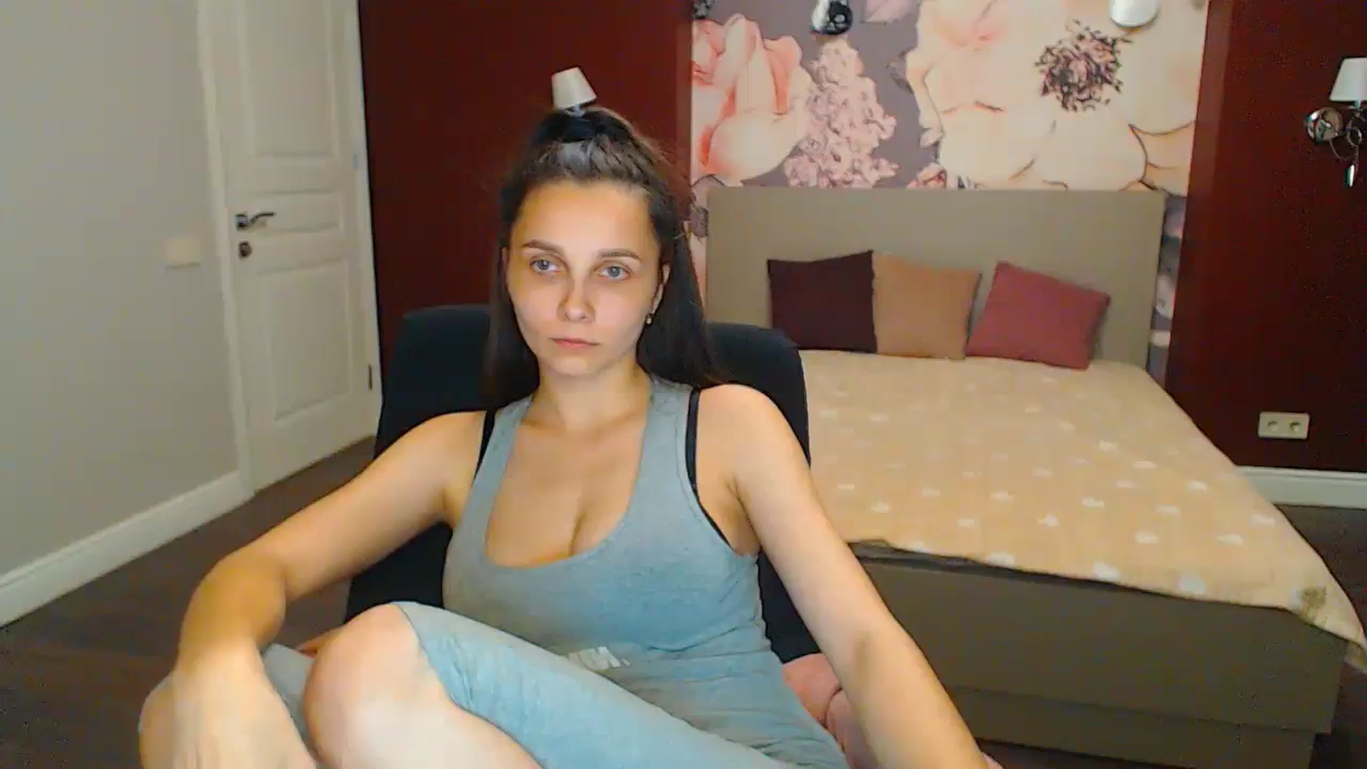 Gallery image thumbnail from Karina_Mils's myfreecams stream on, 06/14/2024, 18:51 image 19 of 20