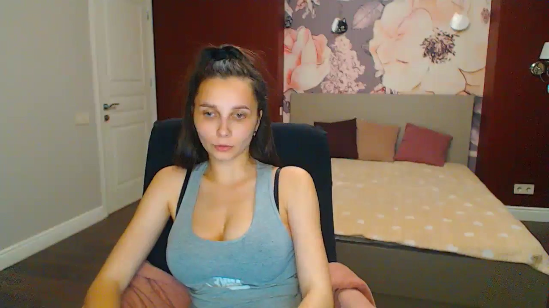 Gallery image thumbnail from Karina_Mils's myfreecams stream on, 06/14/2024, 18:51 image 8 of 20
