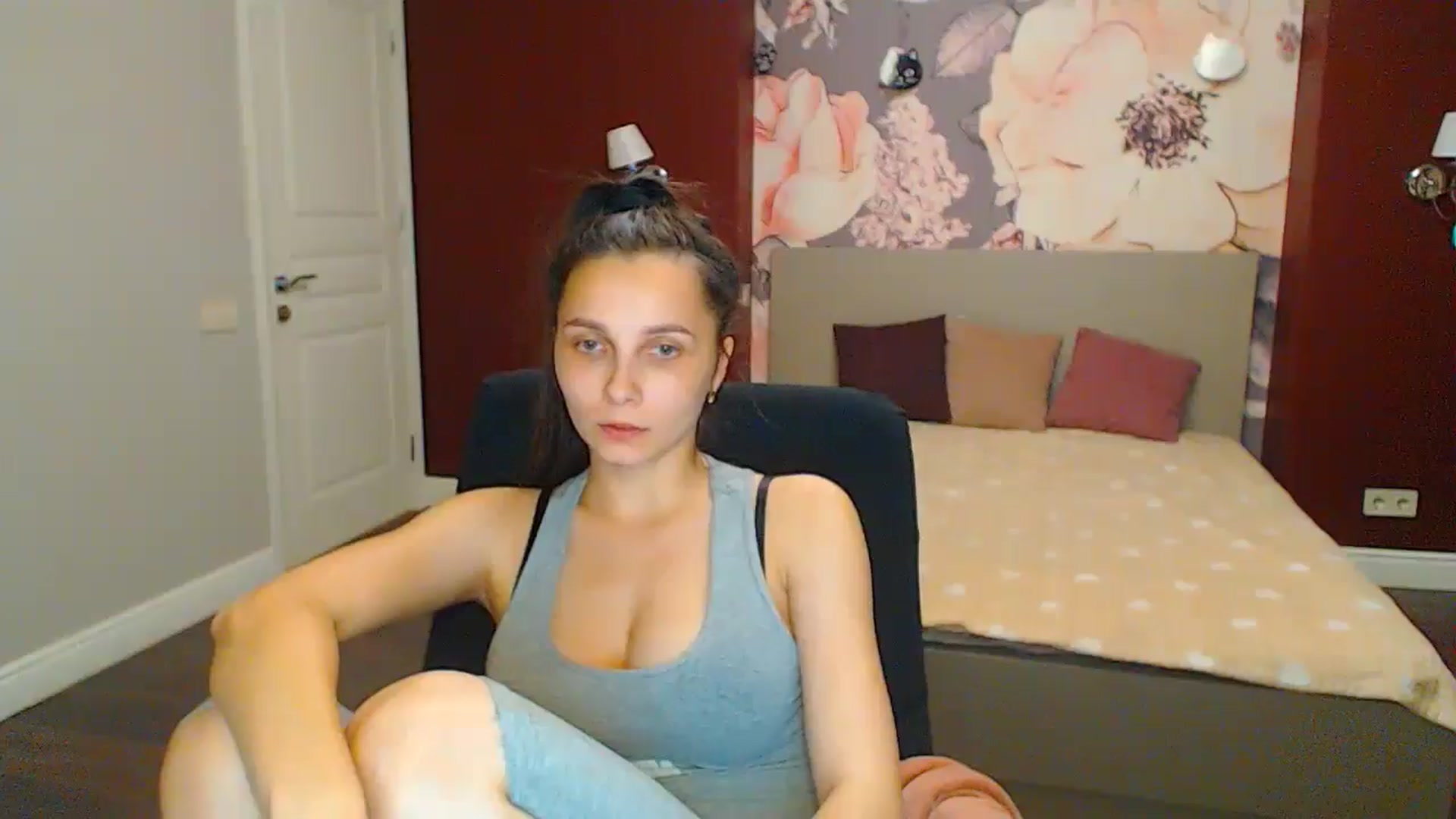 Gallery image thumbnail from Karina_Mils's myfreecams stream on, 06/14/2024, 18:51 image 1 of 20