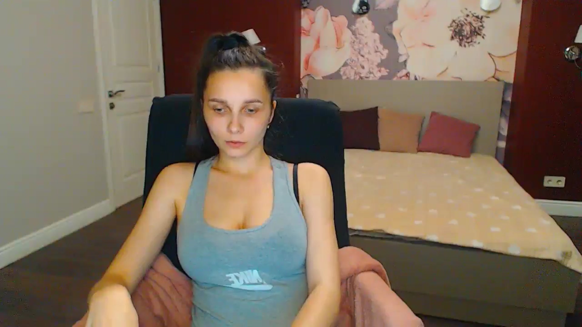 Gallery image thumbnail from Karina_Mils's myfreecams stream on, 06/14/2024, 18:51 image 17 of 20