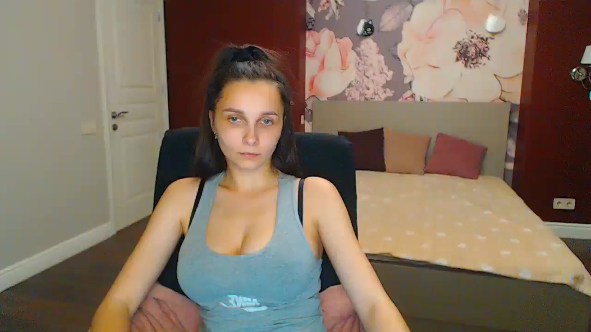Gallery image thumbnail from Karina_Mils's myfreecams stream on, 06/14/2024, 18:51 image 7 of 20