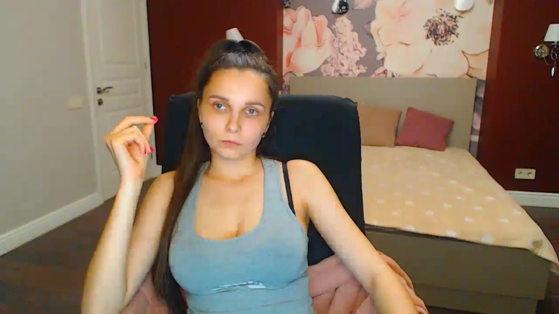 Gallery image thumbnail from Karina_Mils's myfreecams stream on, 06/14/2024, 19:33 image 4 of 20