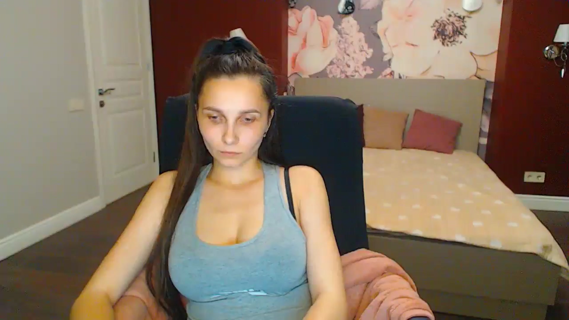 Gallery image thumbnail from Karina_Mils's myfreecams stream on, 06/14/2024, 19:33 image 5 of 20