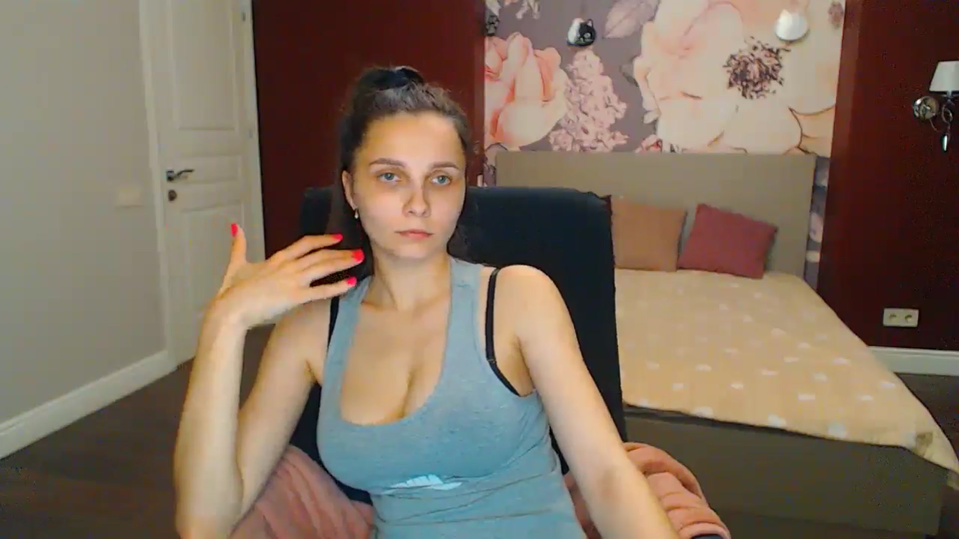 Gallery image thumbnail from Karina_Mils's myfreecams stream on, 06/14/2024, 19:33 image 13 of 20