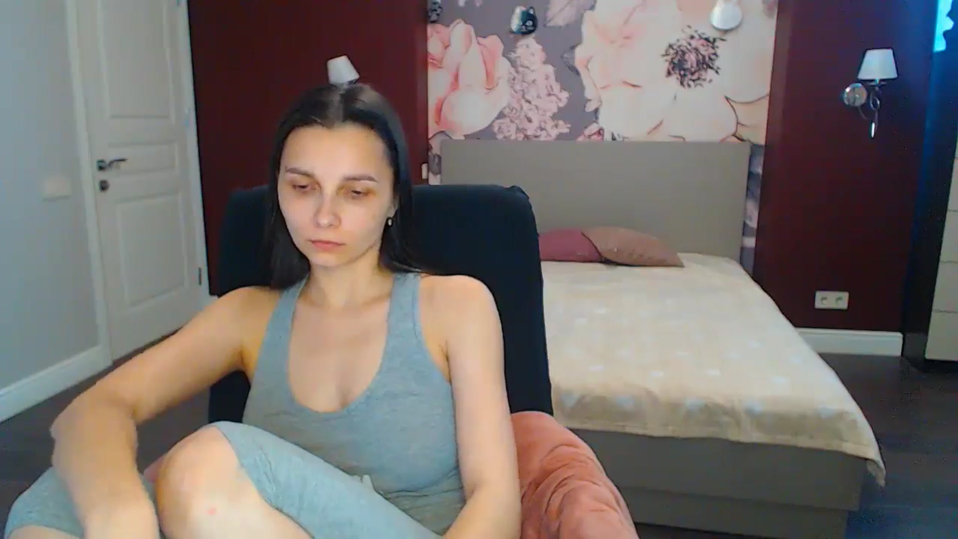 Gallery image thumbnail from Karina_Mils's myfreecams stream on, 06/20/2024, 11:14 image 16 of 20