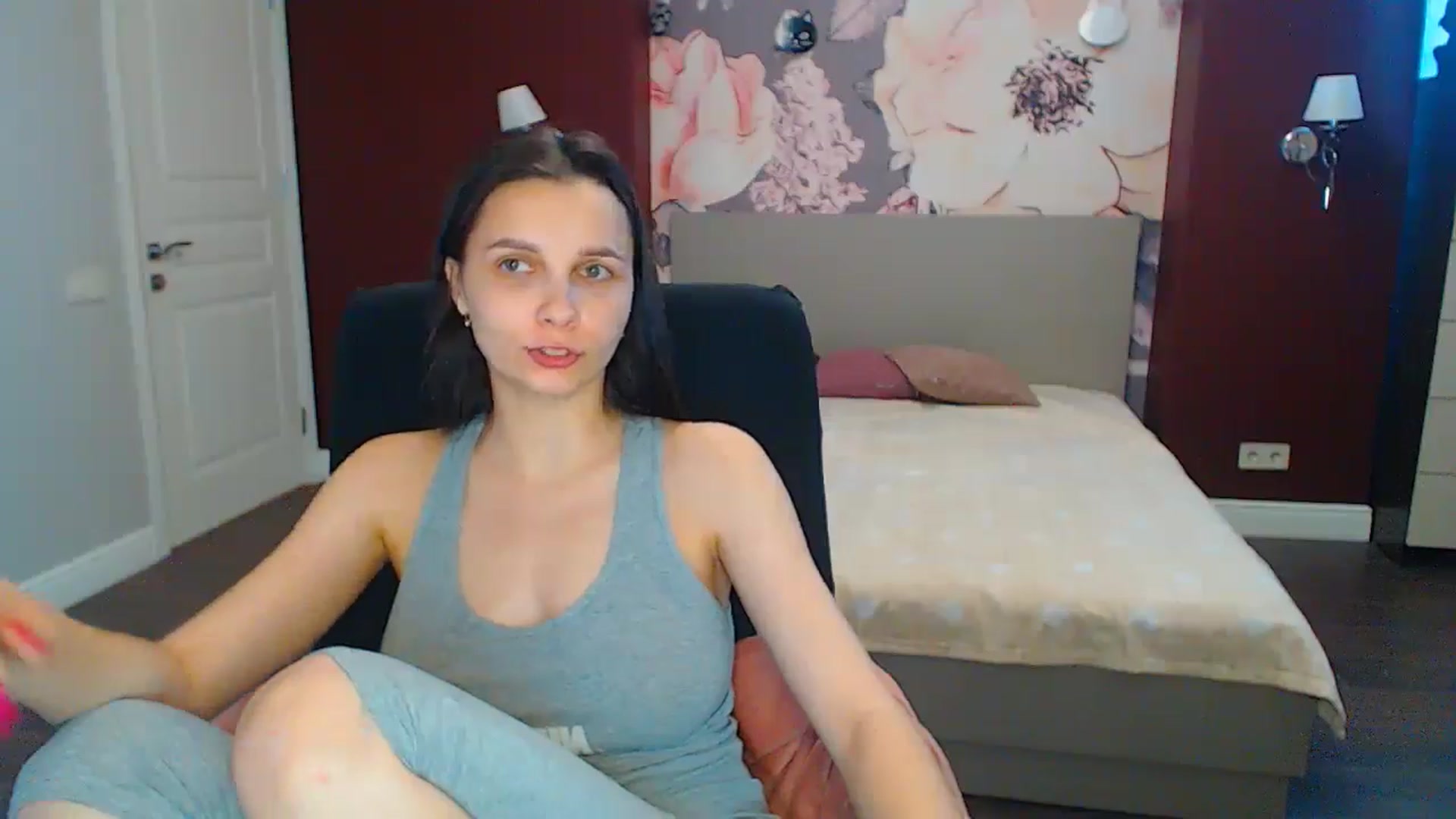 Gallery image thumbnail from Karina_Mils's myfreecams stream on, 06/20/2024, 11:14 image 17 of 20
