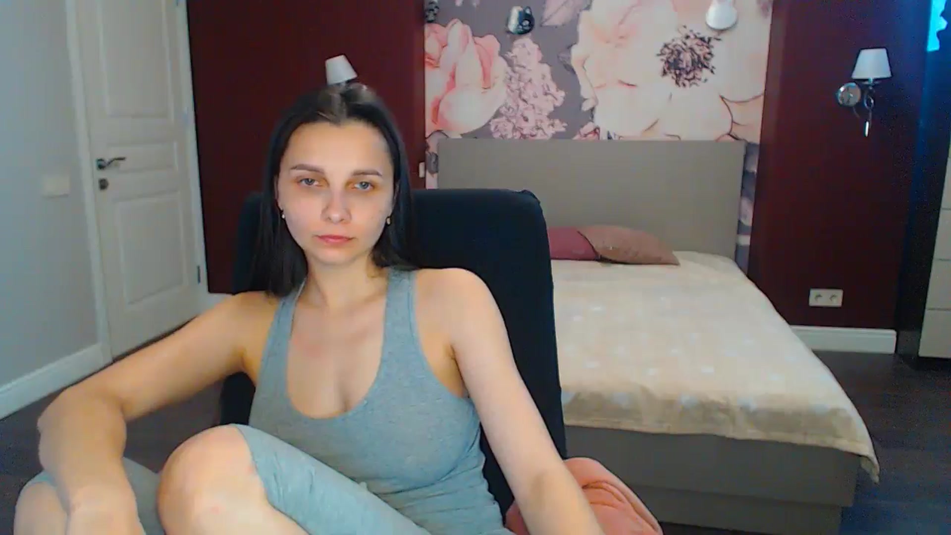 Gallery image thumbnail from Karina_Mils's myfreecams stream on, 06/20/2024, 11:14 image 11 of 20
