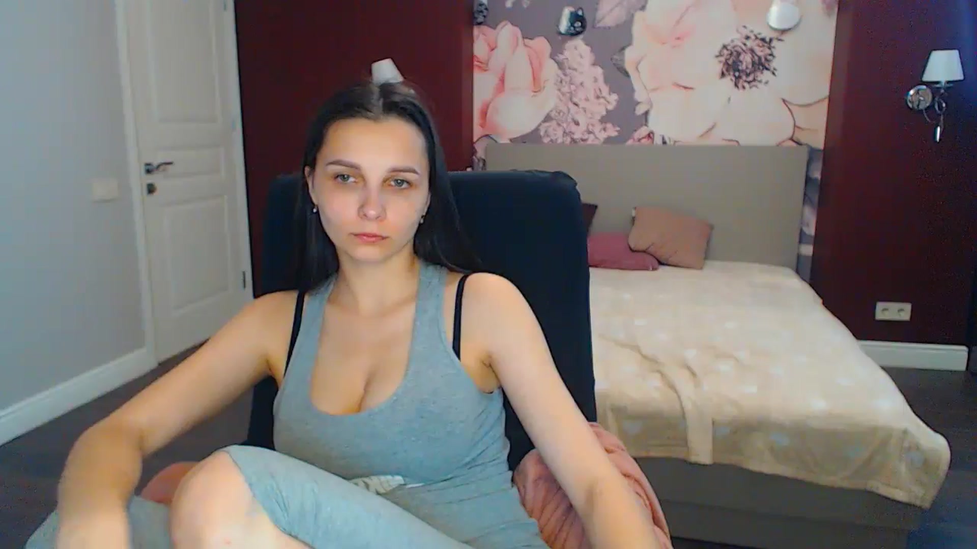 Gallery image thumbnail from Karina_Mils's myfreecams stream on, 06/21/2024, 15:04 image 9 of 20