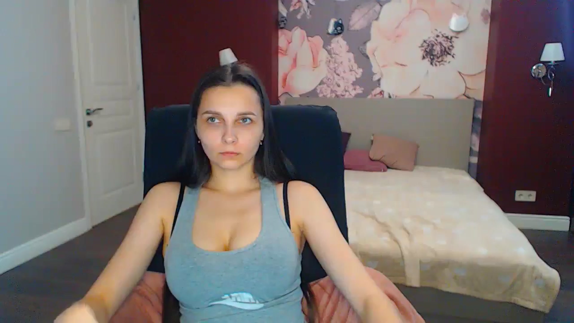 Gallery image thumbnail from Karina_Mils's myfreecams stream on, 06/21/2024, 15:04 image 13 of 20