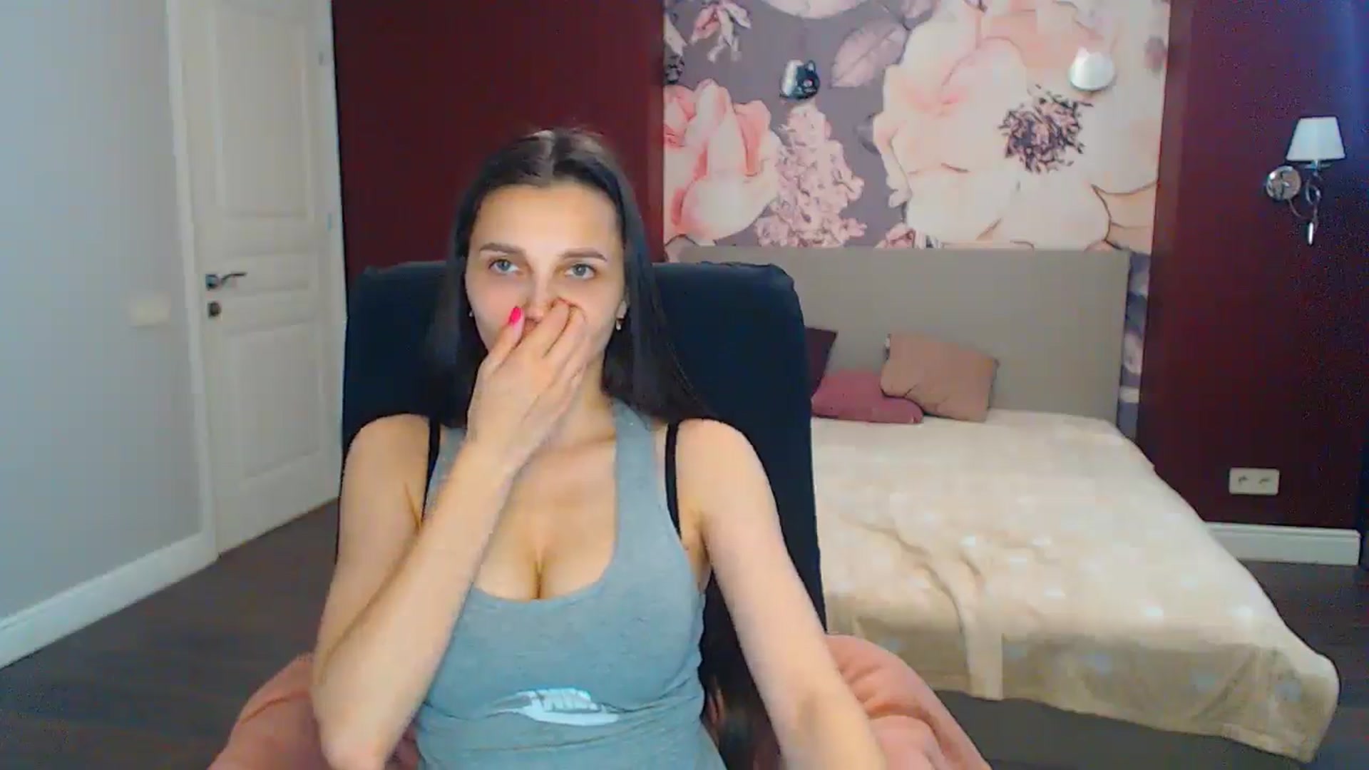 Gallery image thumbnail from Karina_Mils's myfreecams stream on, 06/21/2024, 15:04 image 10 of 20