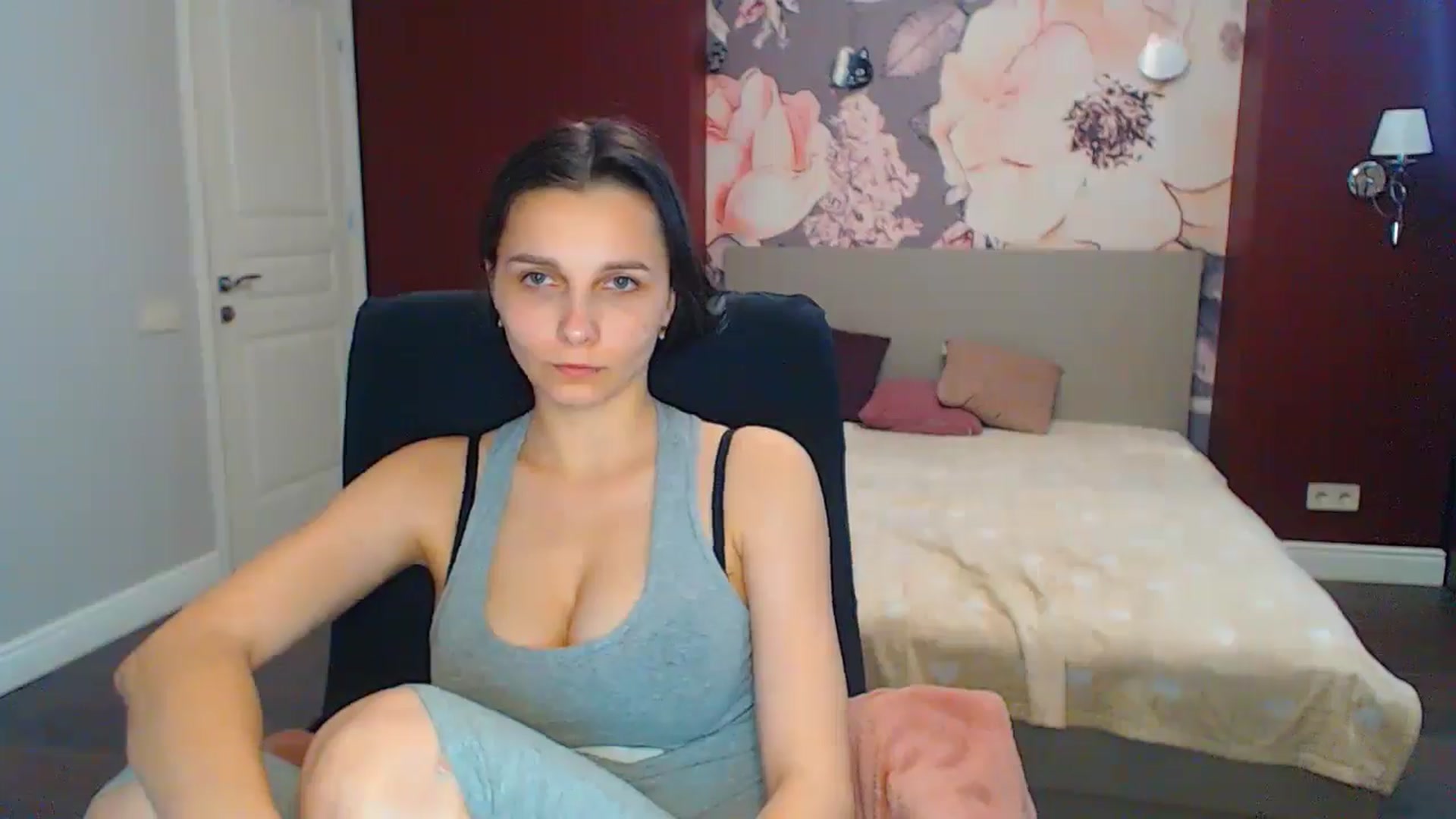 Gallery image thumbnail from Karina_Mils's myfreecams stream on, 06/21/2024, 15:04 image 15 of 20