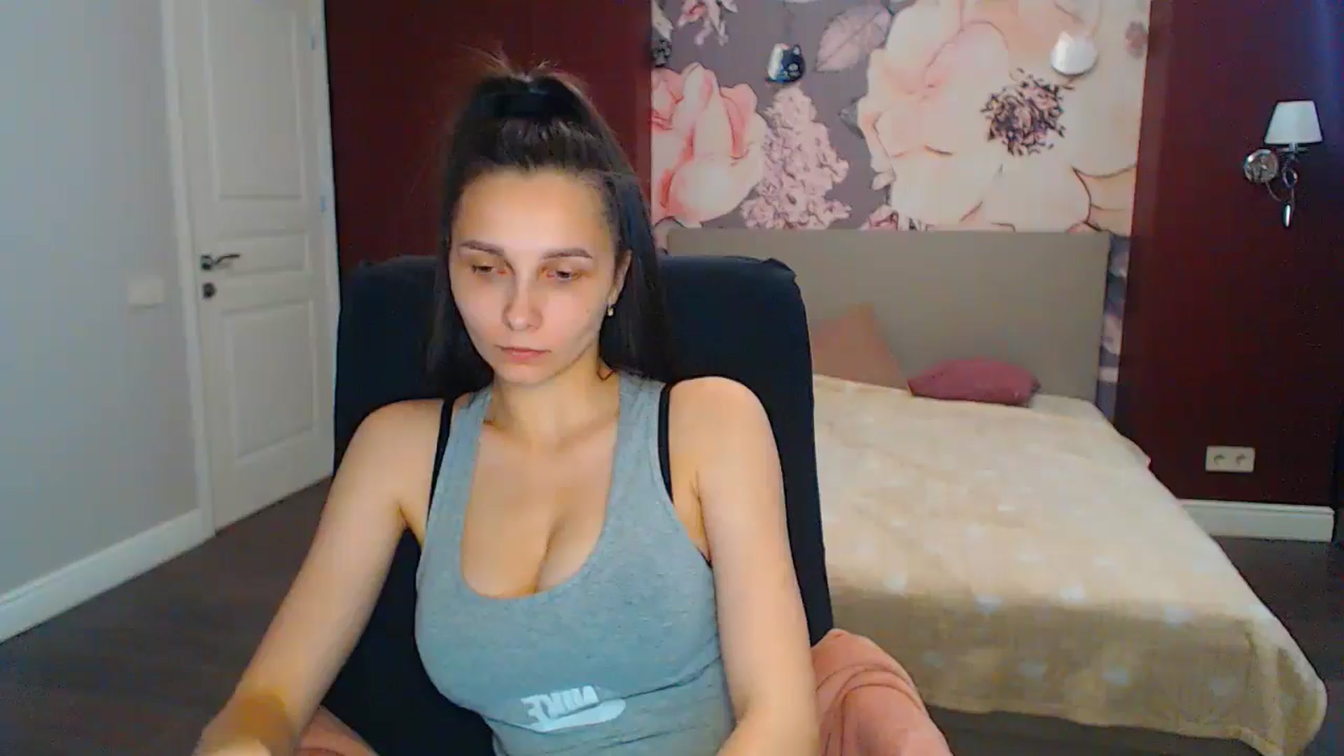 Gallery image thumbnail from Karina_Mils's myfreecams stream on, 06/22/2024, 15:41 image 17 of 20