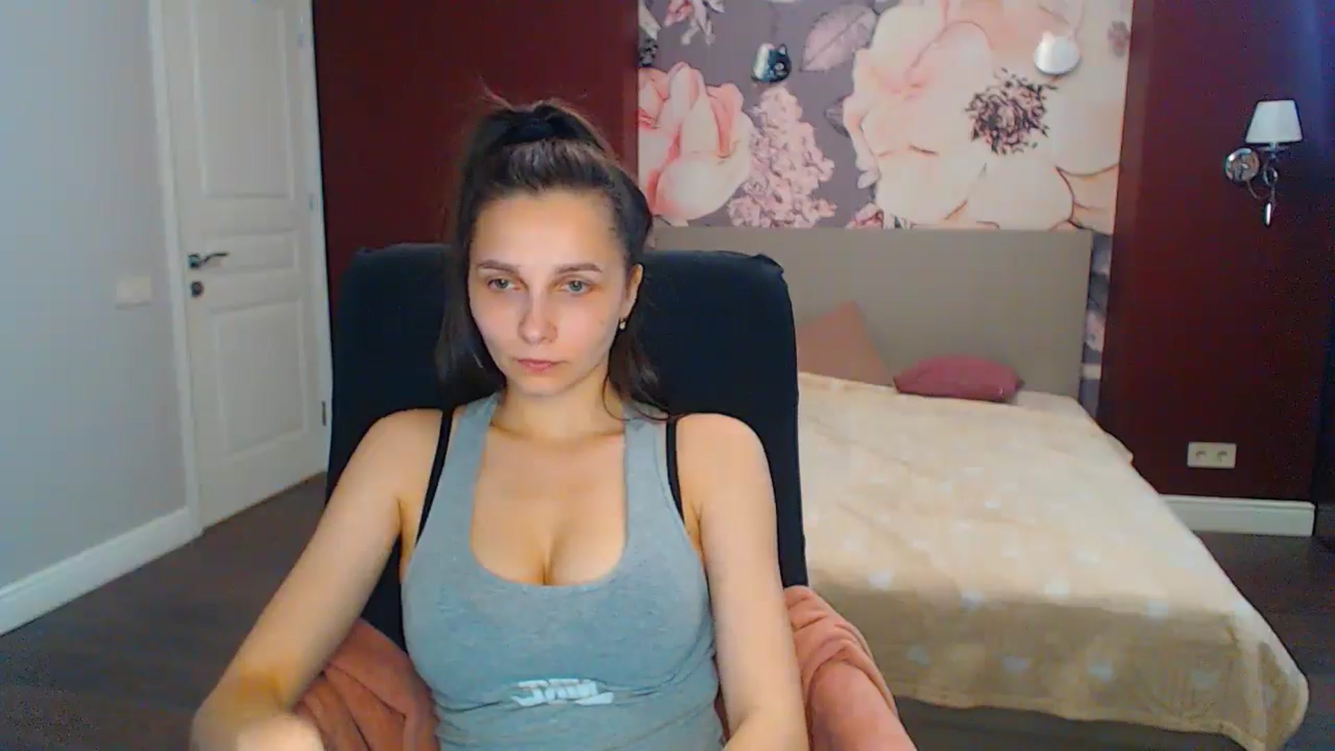 Gallery image thumbnail from Karina_Mils's myfreecams stream on, 06/22/2024, 15:41 image 12 of 20