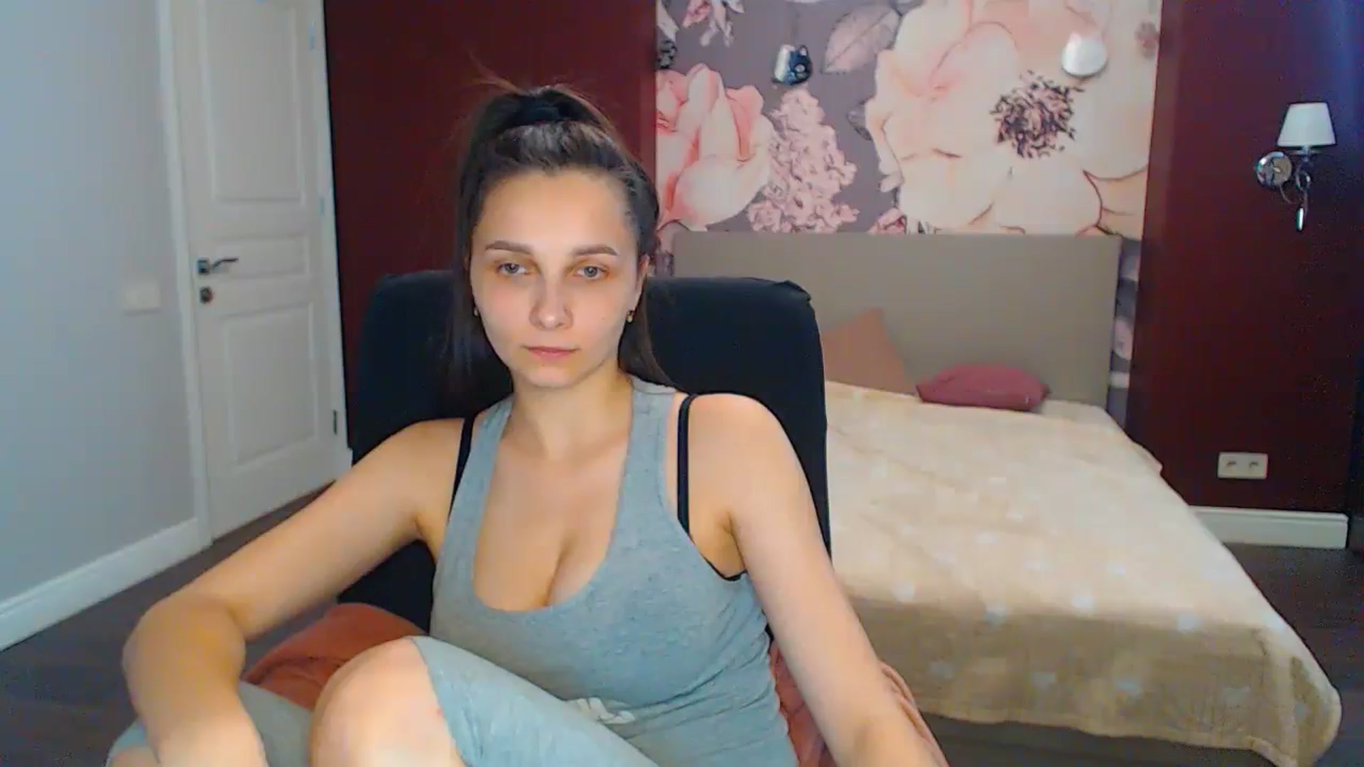 Gallery image thumbnail from Karina_Mils's myfreecams stream on, 06/22/2024, 15:41 image 10 of 20