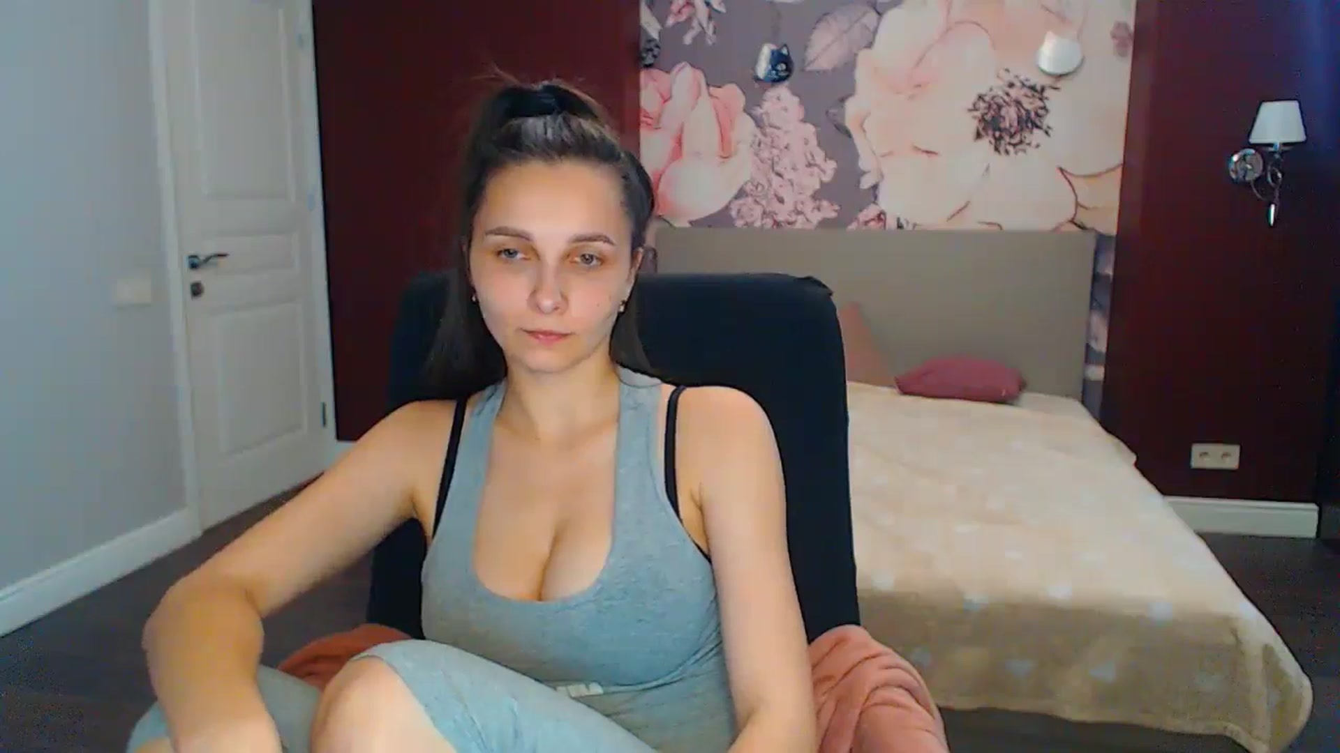 Gallery image thumbnail from Karina_Mils's myfreecams stream on, 06/22/2024, 15:41 image 15 of 20