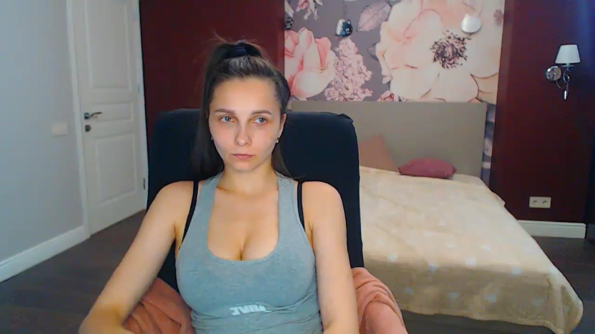 Gallery image thumbnail from Karina_Mils's myfreecams stream on, 06/22/2024, 15:41 image 13 of 20