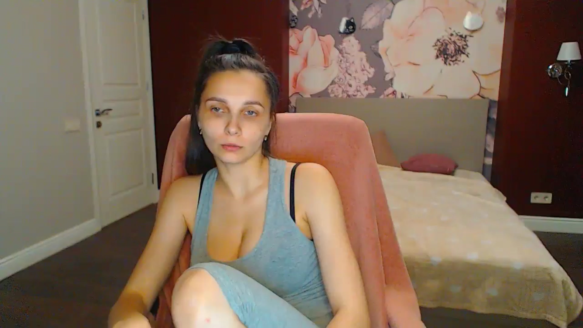 Gallery image thumbnail from Karina_Mils's myfreecams stream on, 06/22/2024, 17:53 image 2 of 20