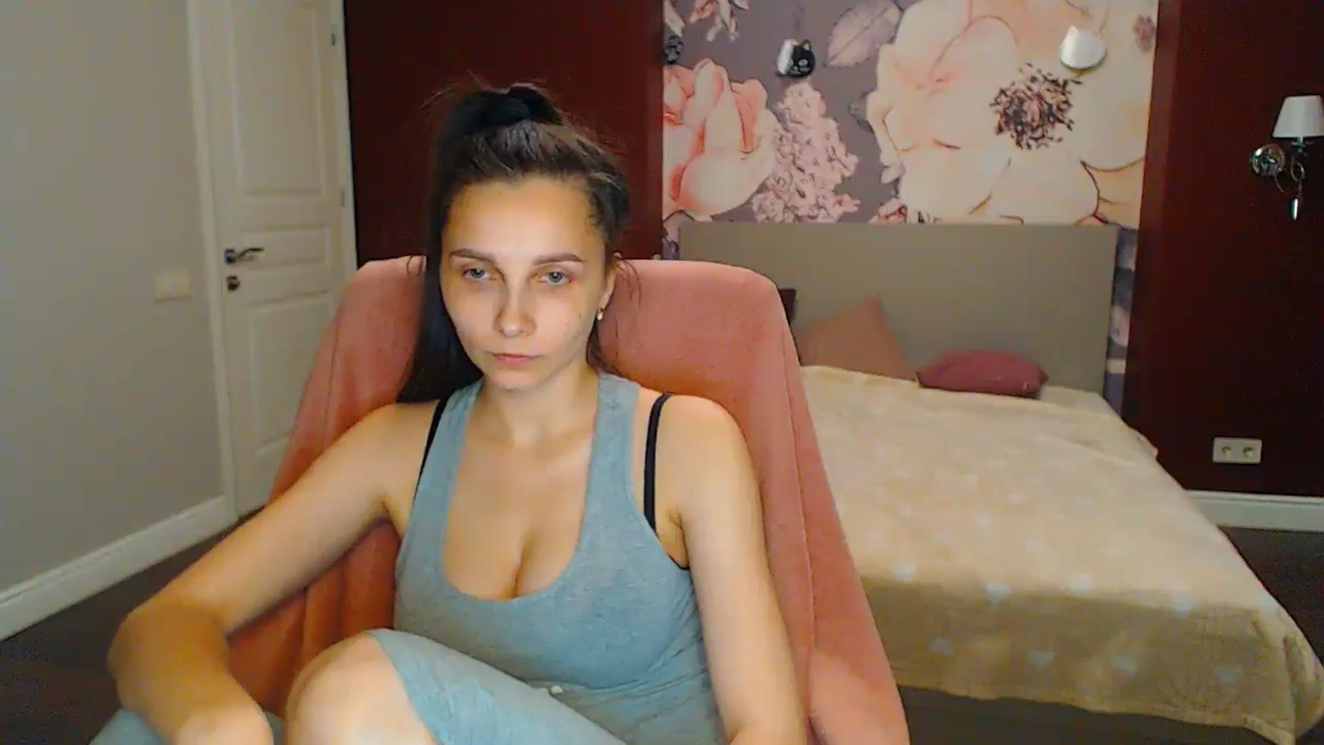 Gallery image thumbnail from Karina_Mils's myfreecams stream on, 06/22/2024, 17:53 image 19 of 20