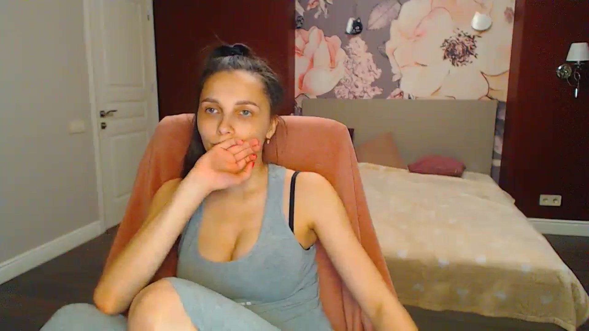 Gallery image thumbnail from Karina_Mils's myfreecams stream on, 06/22/2024, 17:53 image 17 of 20