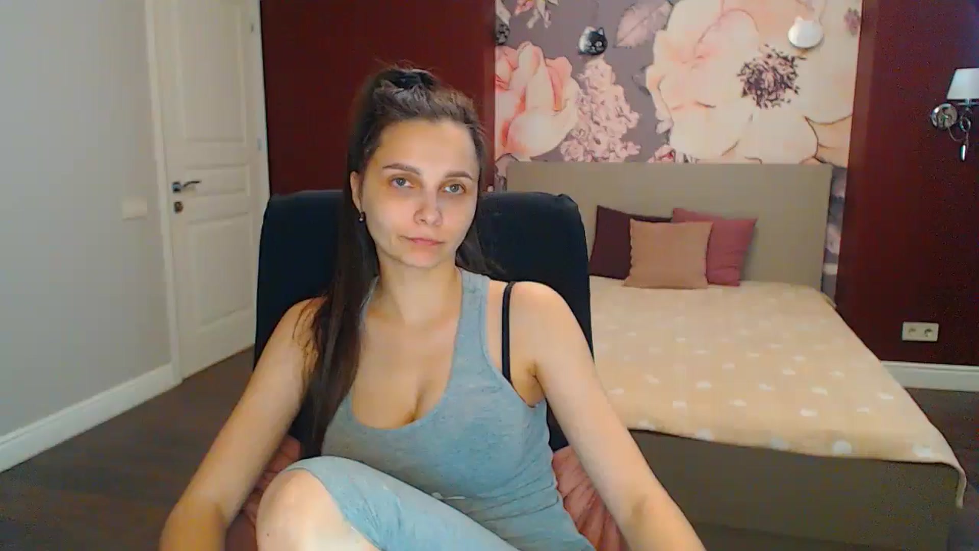 Gallery image thumbnail from Karina_Mils's myfreecams stream on, 06/23/2024, 16:06 image 1 of 20