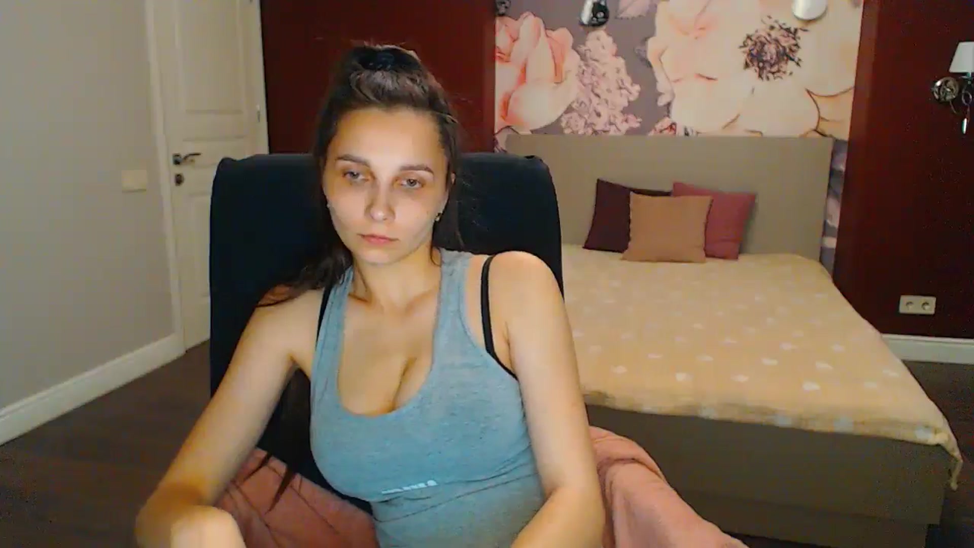 Gallery image thumbnail from Karina_Mils's myfreecams stream on, 06/23/2024, 17:45 image 8 of 20