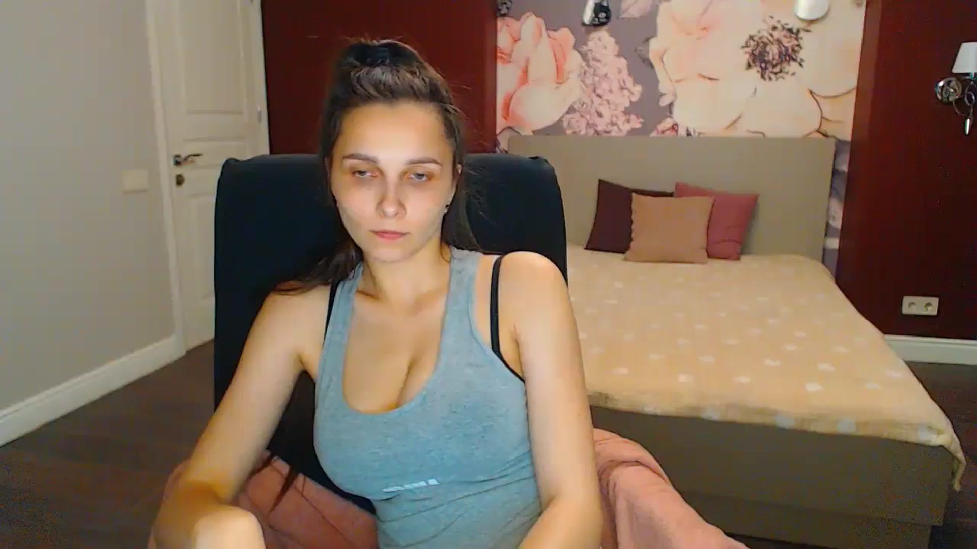 Gallery image thumbnail from Karina_Mils's myfreecams stream on, 06/23/2024, 17:45 image 7 of 20