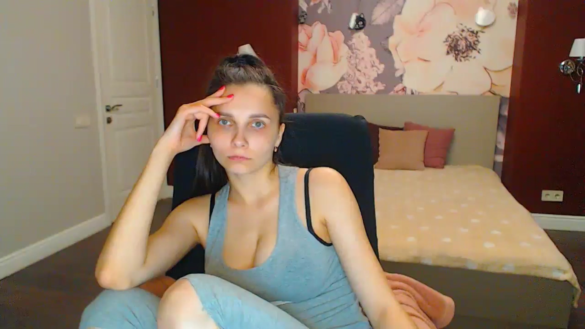 Gallery image thumbnail from Karina_Mils's myfreecams stream on, 06/23/2024, 17:45 image 17 of 20