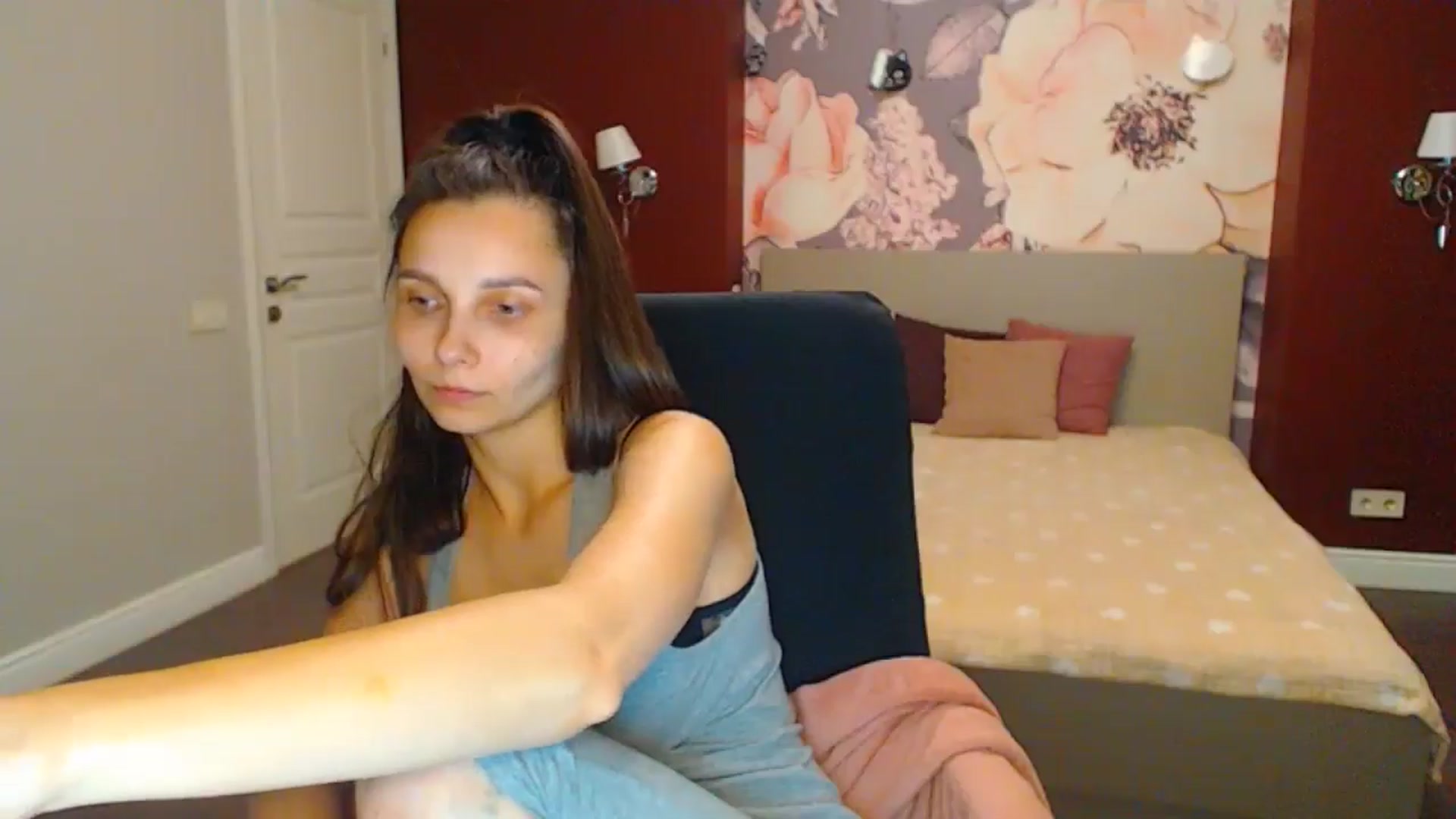 Gallery image thumbnail from Karina_Mils's myfreecams stream on, 06/23/2024, 18:53 image 3 of 20