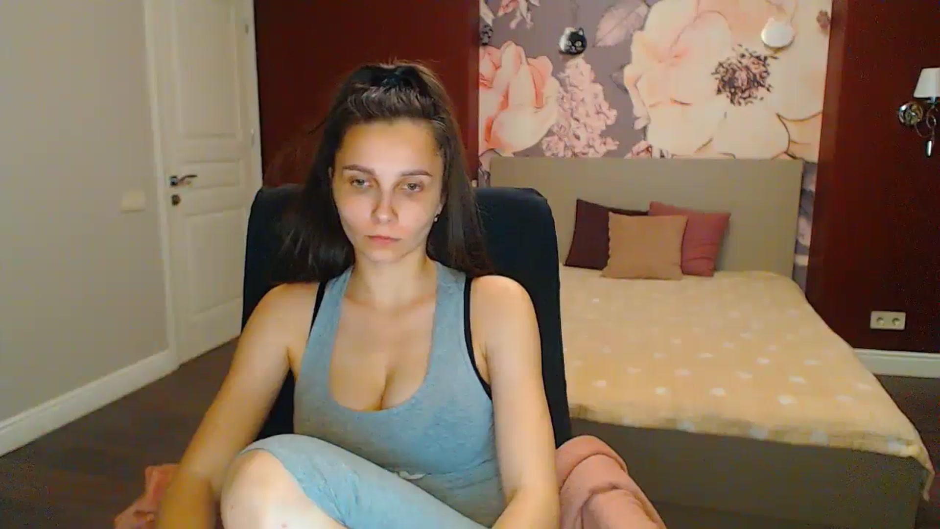 Gallery image thumbnail from Karina_Mils's myfreecams stream on, 06/23/2024, 19:33 image 3 of 20
